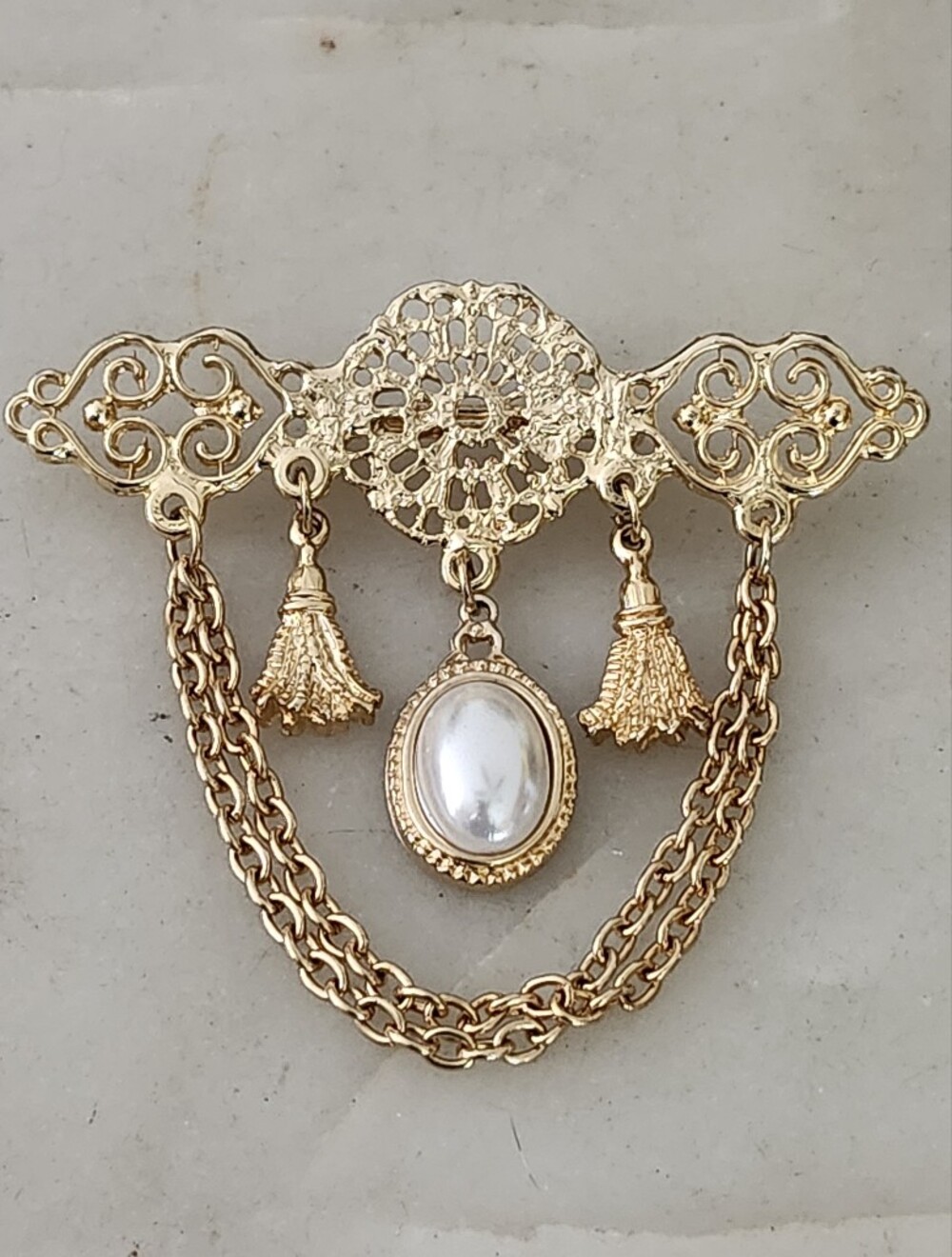 Vtg Victorian Revival Gold Tone Filigree Faux Pearl-Accent Dangle Swag Brooch